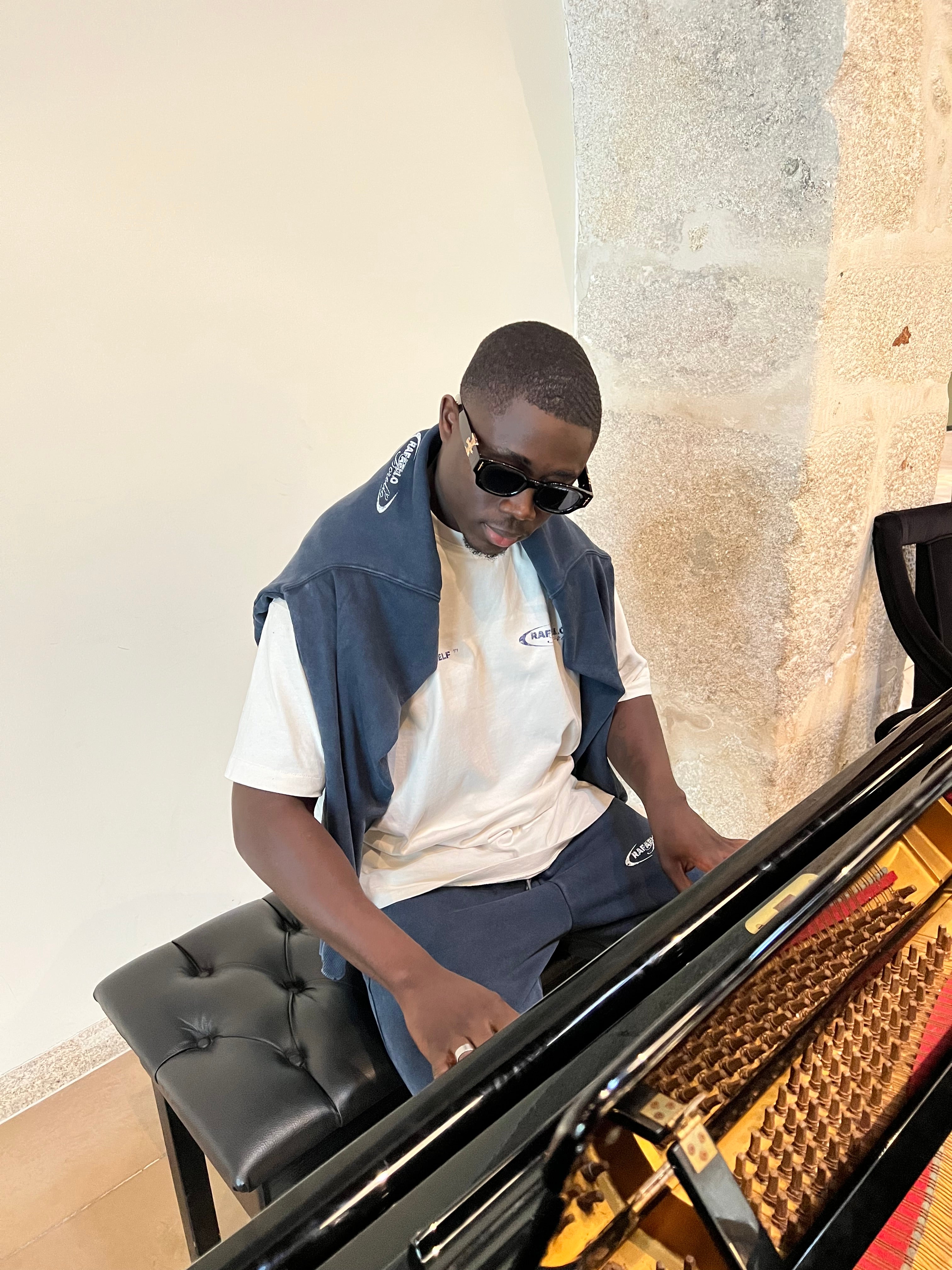 Off - White T- shirt